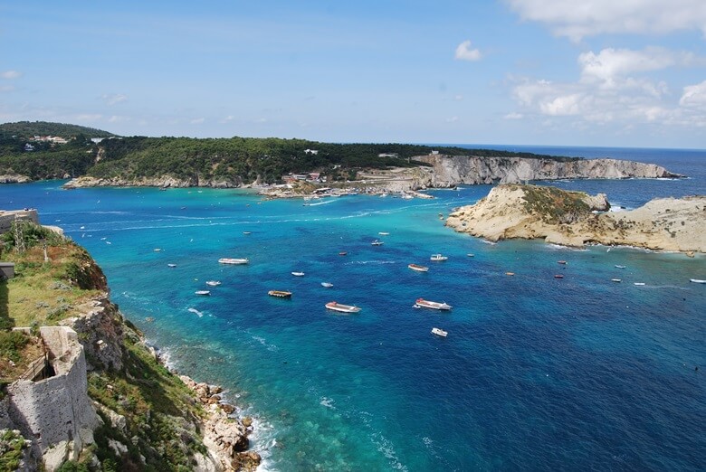 Blick auf die tremitische Insel Isola San Domino in Italien