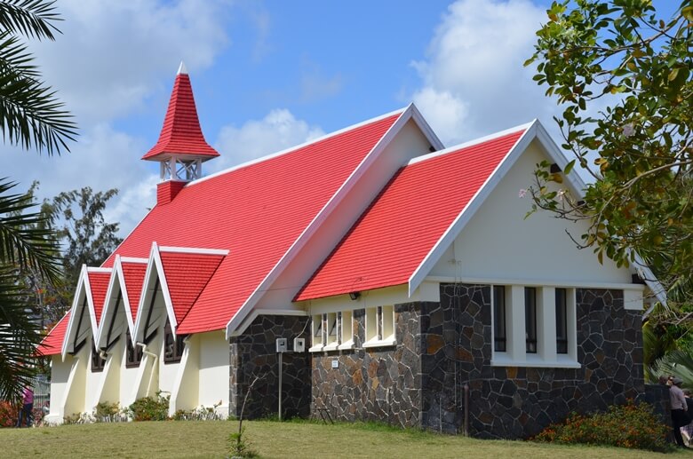 Die romantische Kapelle Notre Dame Auxiliatrice am Cap Malheureux auf Mauritius