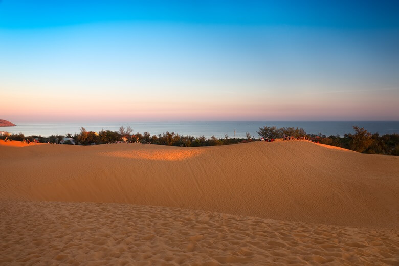 Feuerrote Sanddünen von Mui Te in Vietnam