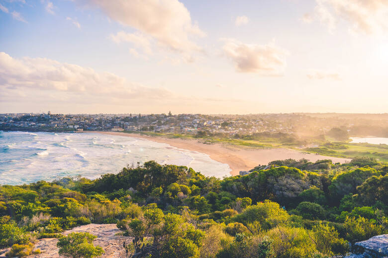 Sonnenaufgang über dem Palm Beach in Sydney