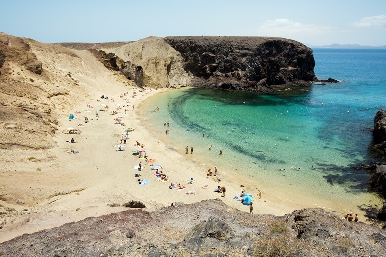 Bucht am Strand Playa de Papagayo auf Lanzarote