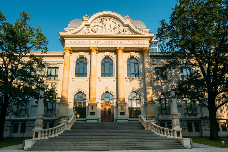 Fassade des Kunstmuseums in Riga 