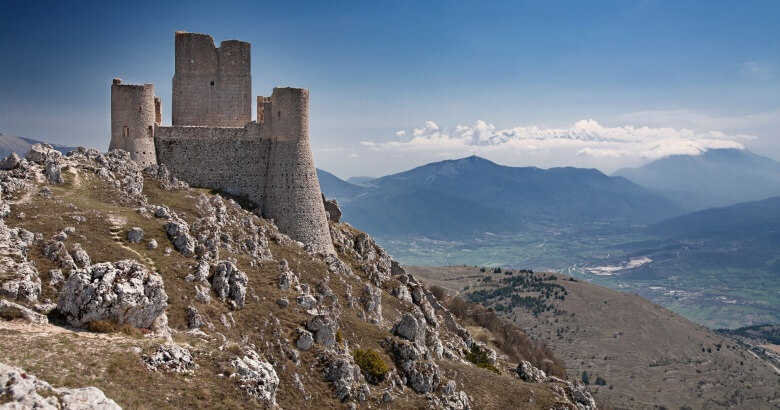 Rocca Calsacio in den Abruzzen in Italien