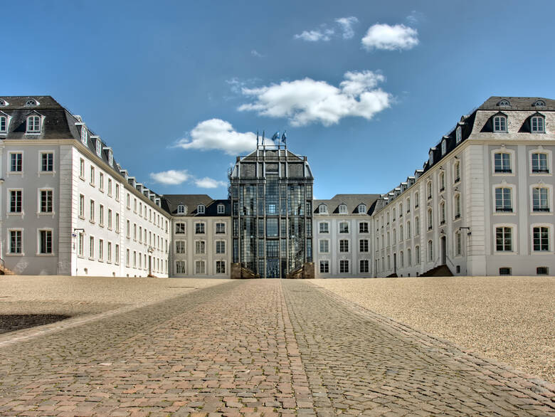 Schloss Saarbrücken mit Neubau