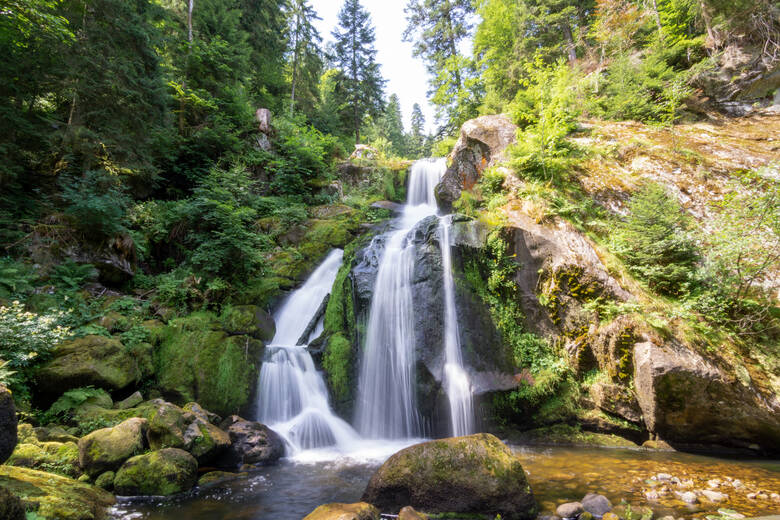 Die kaskadenartigen Triberger Wasserfälle im Schwarzwald