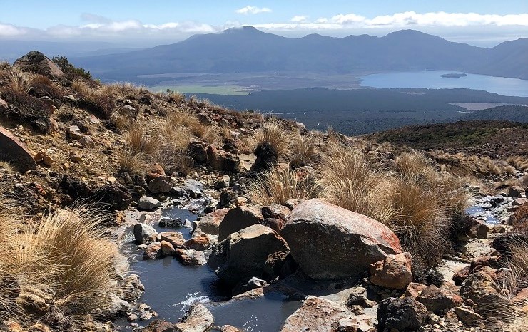 Berge und Steine im Tongariro-Nationalpark in Neuseeland