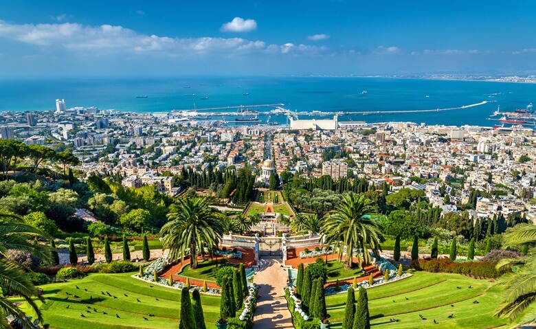 Atemberaubender Ausblick von den Hängenden Gärten in Haifa in Israel
