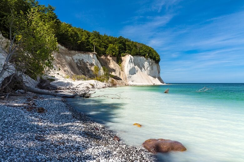 Die beeindruckenden Kreidefelsen auf der Insel Rügen in Deutschland