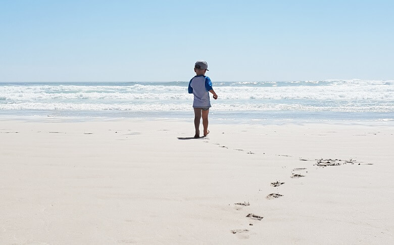 Kleinkind am Noordhoek Beach