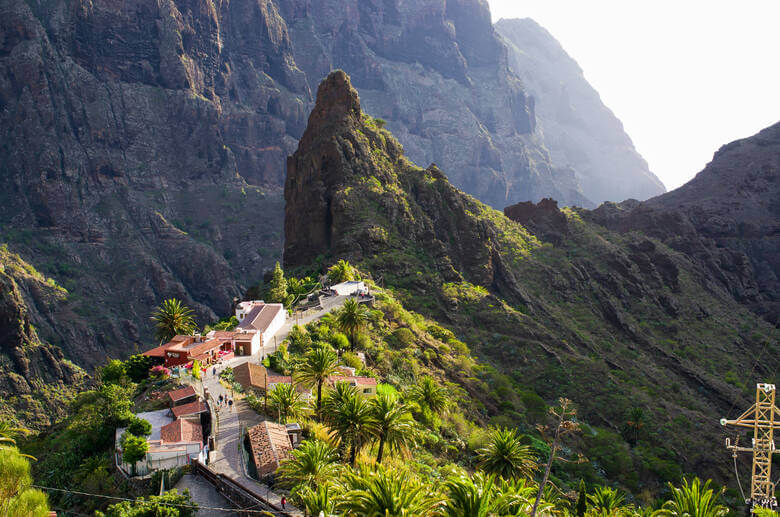 Bergstadt Masca zwischen Felswänden auf Teneriffa