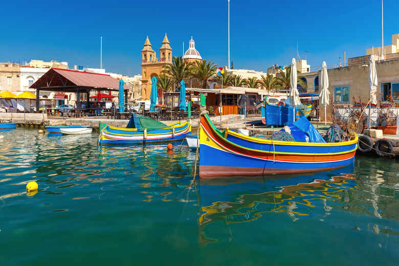 Traditionelle Boote am Hafen von marsaxlokk