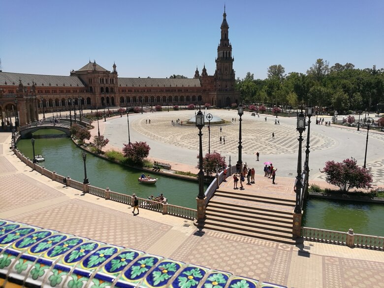 Der Plaza de Espana in Sevilla, Andalusien