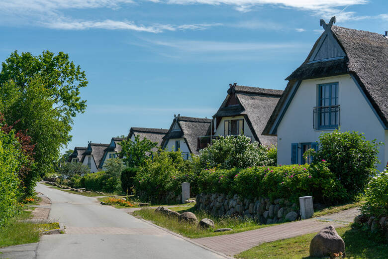 Reetdachhäuser auf der Ostseeinsel Poel in Deutschland 