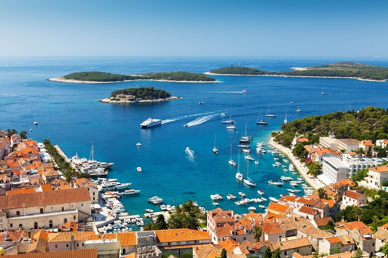 Blick auf die kroatische Insel Hvar