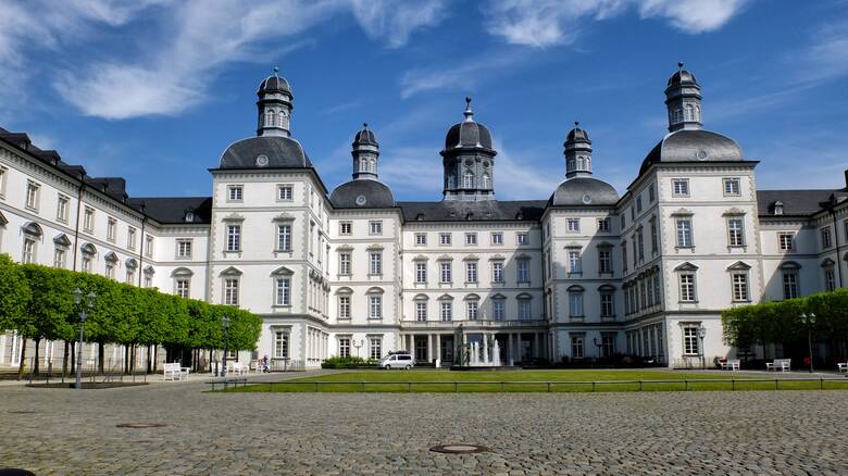 Blick auf das Schloss Bensberg in Bergisch Gladbach