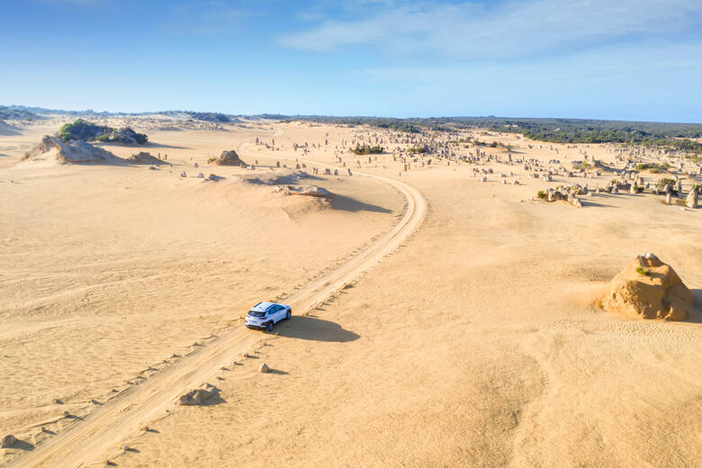 Auto fährt über den Pinnacle Drive in Western Australia