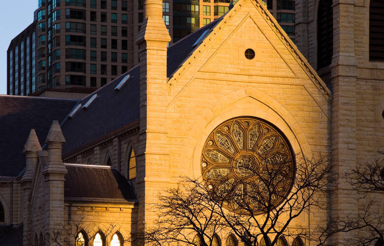 Kathedrale beim Sonnenuntergang in Chicago