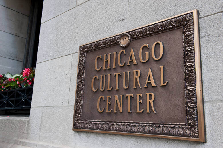 Bronzefarbenes Schild mit der Aufschrift Chicago Cultural Center