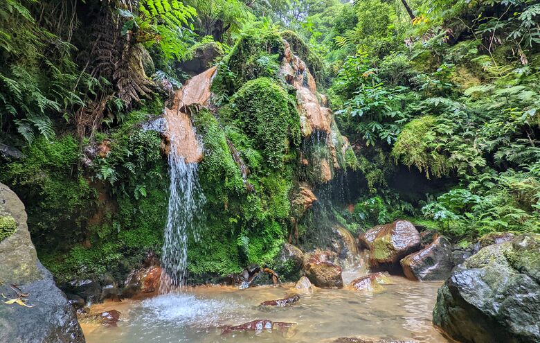 Wasserfall bei Caldeira Velha