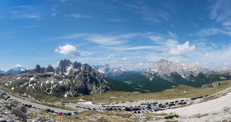 Panoramaparkplatz mit Blick auf die Drei Zinnen in Südtirol