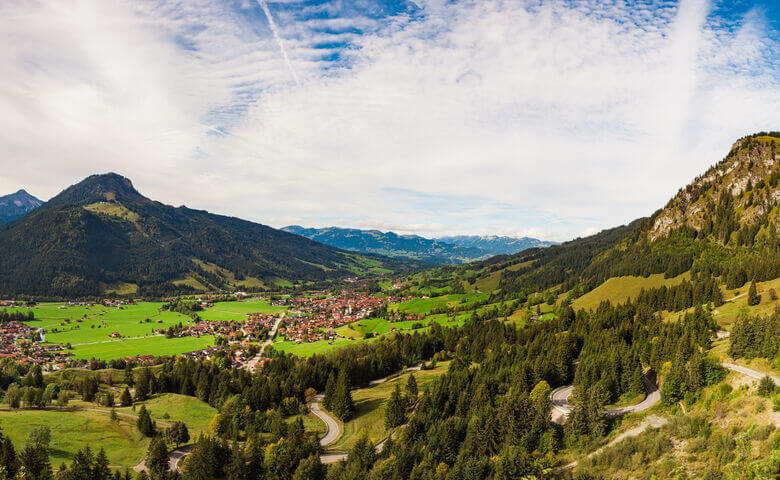 Aussichtspunkt von der Kanzel Oberjoch auf Bad Hindelang und das Allgäu