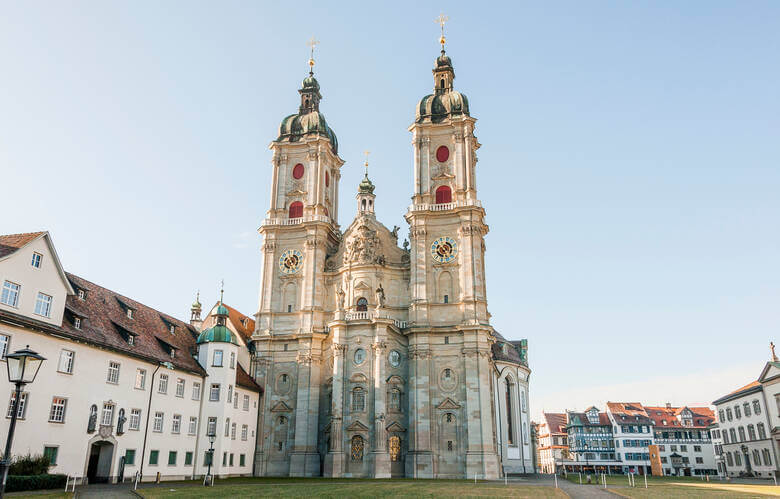 Die Stiftskirche St. Gallen mit ihren zwei Türmen