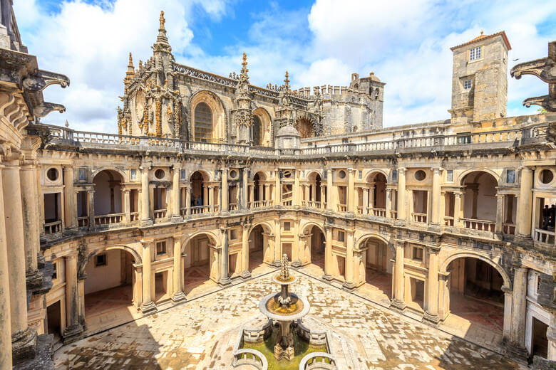 Der Innenhof des Convento de Cristo in Tomar