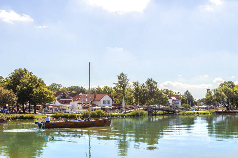 Boot auf dem Steinhuder Meer in Niedersachsen