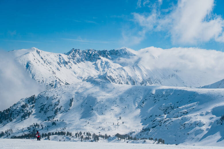 Schneebedecktes Pirin-Gebirge in Bulgarien