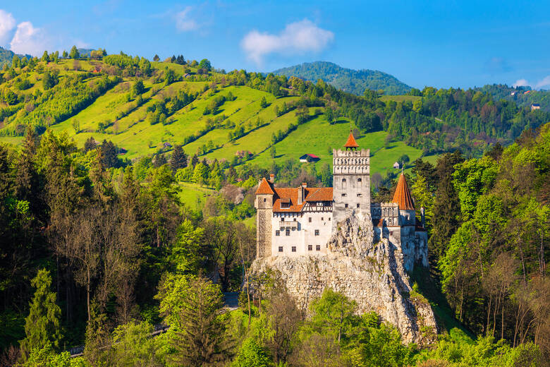 Schloss Bran in Siebenbürgen mitten in den Bergen